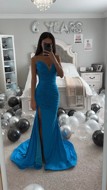 OCEAN BLUE STRAPLESS GLITTER GOWN